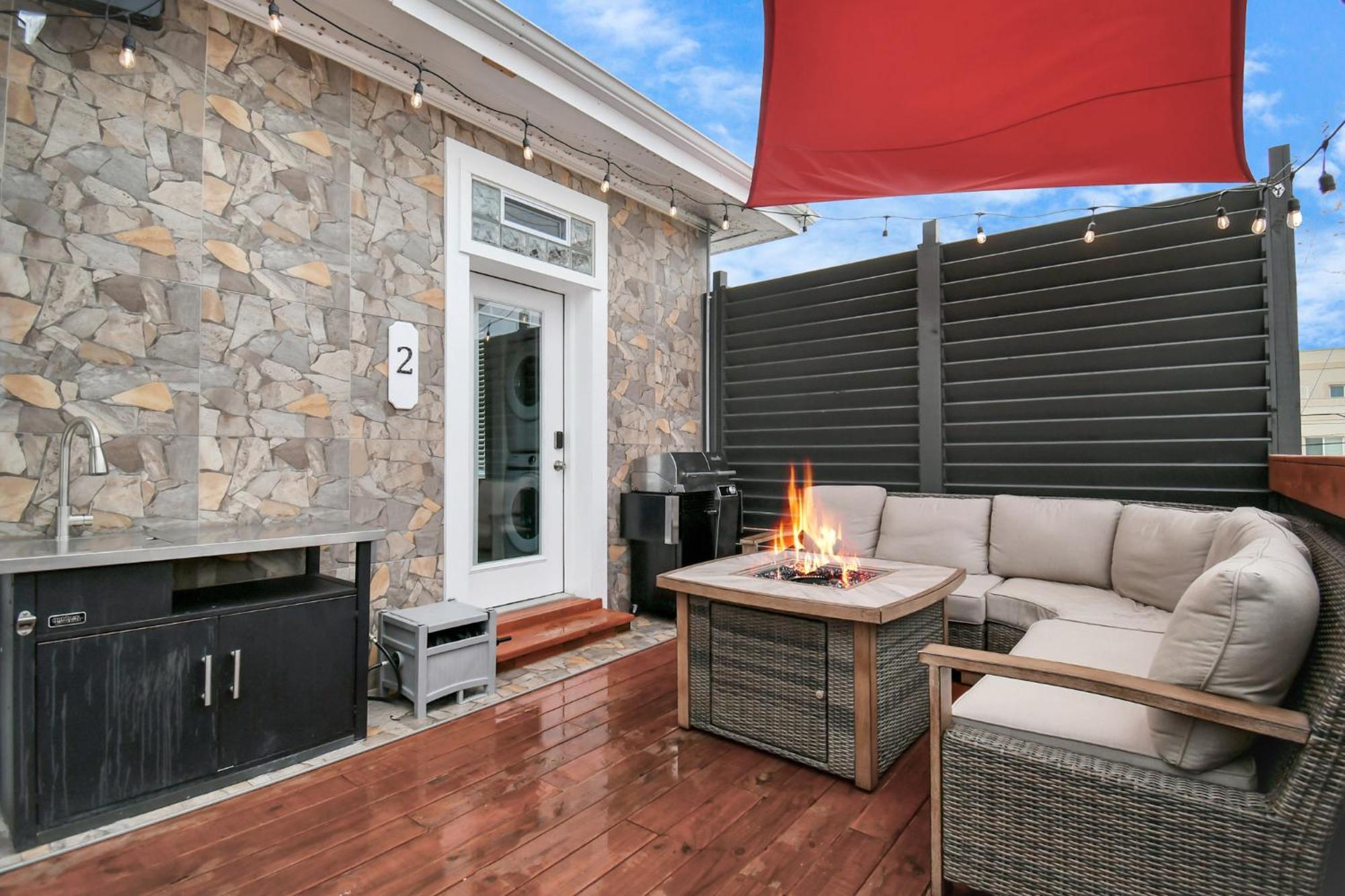 Nautical Loft With Outdoor Kitchen & Beach Access Apartment Galveston Exterior photo