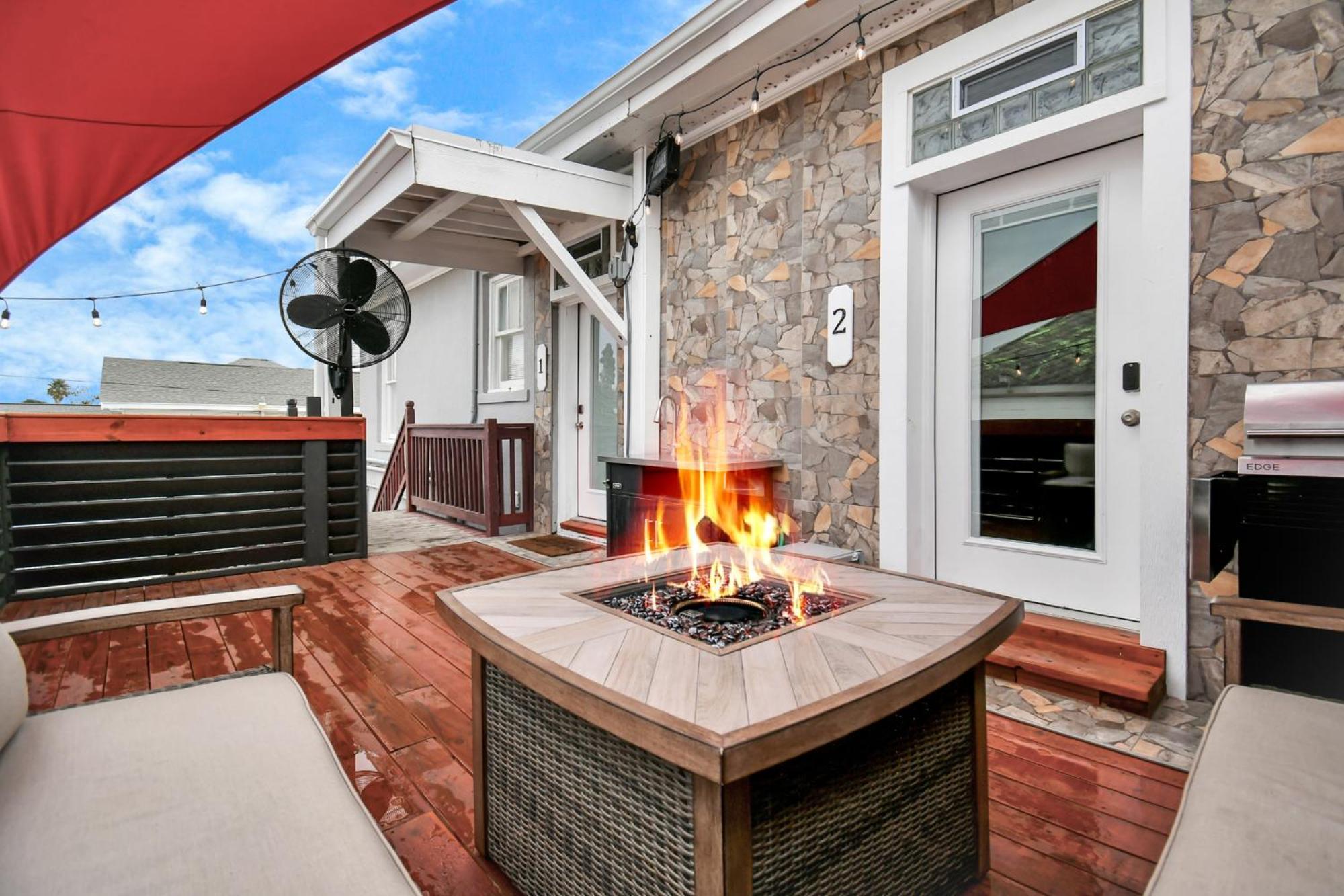 Nautical Loft With Outdoor Kitchen & Beach Access Apartment Galveston Exterior photo