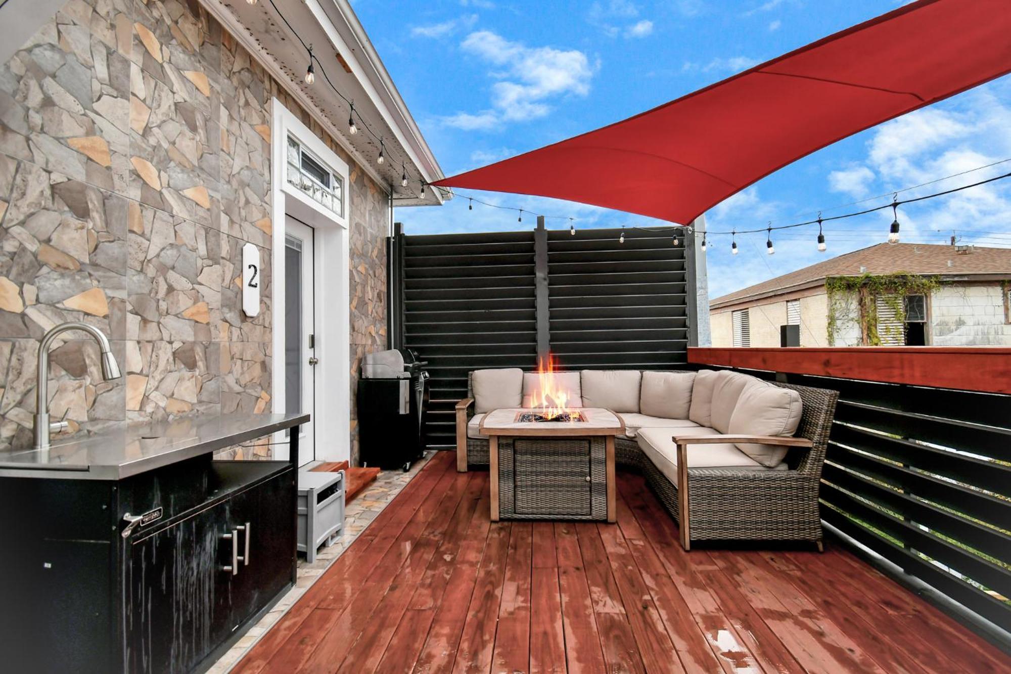 Nautical Loft With Outdoor Kitchen & Beach Access Apartment Galveston Exterior photo