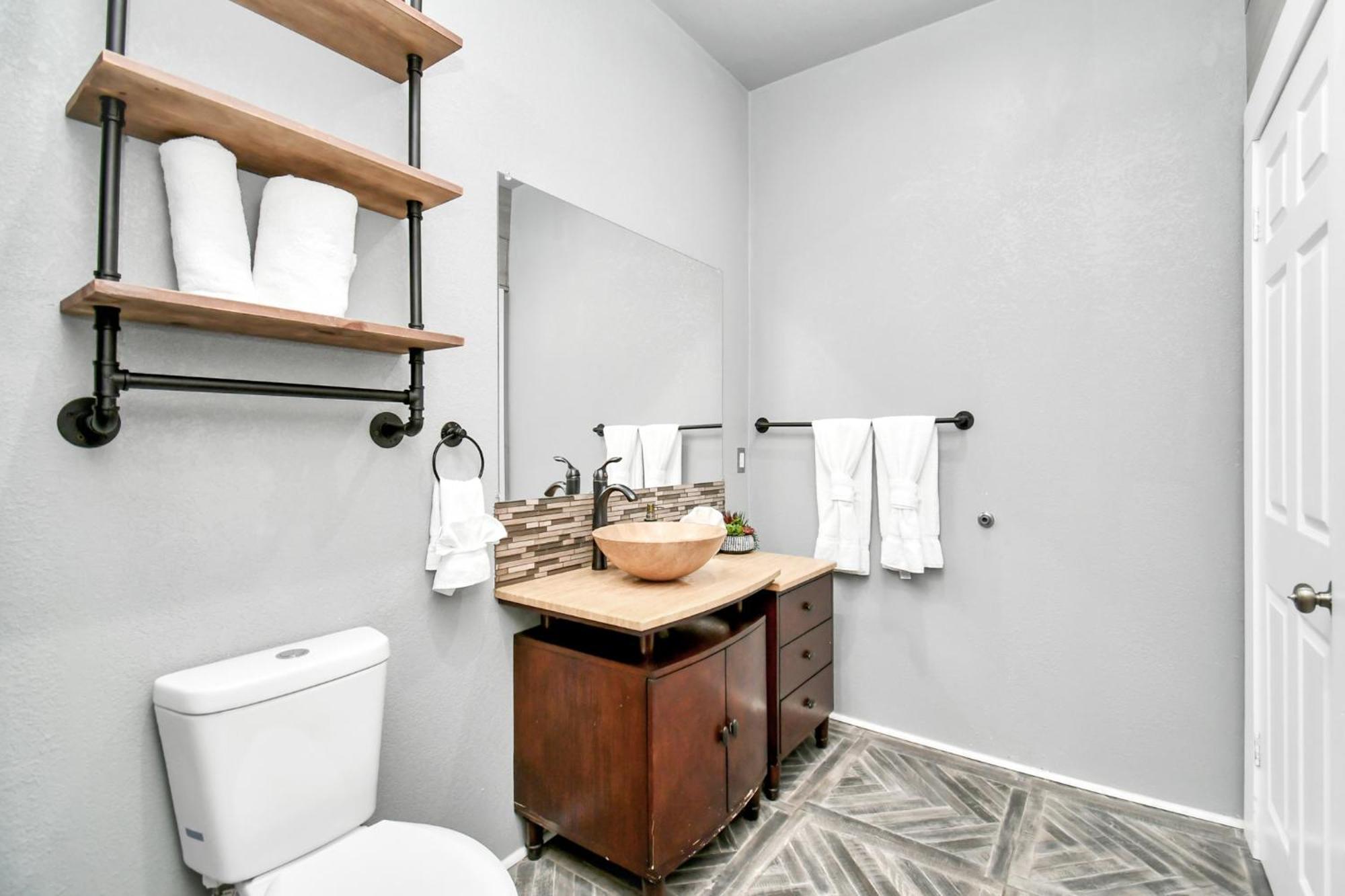 Nautical Loft With Outdoor Kitchen & Beach Access Apartment Galveston Exterior photo